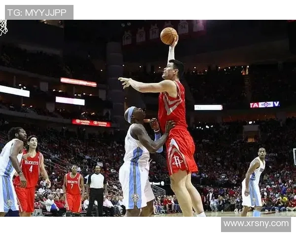 姚明在夏季NBA训练营中的成长与挑战回顾