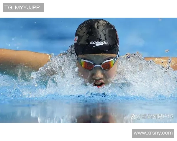 水中训练的足球明星揭秘他们的独特训练方式与成就