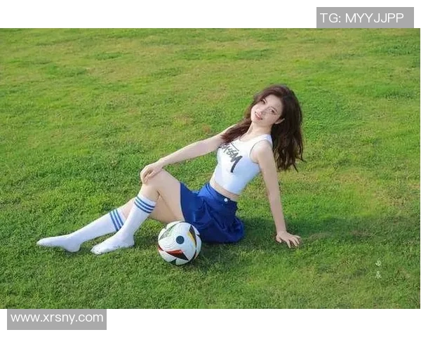 足球明星与足球宝贝的邂逅瞬间引发的精彩故事与背后秘密 足球明星与足球宝贝的邂逅瞬间引发的精彩故事与背后秘密